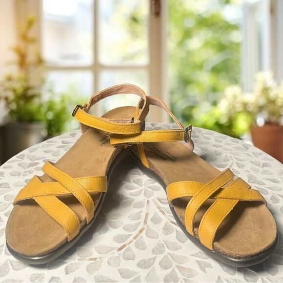 NEW NAOT Patricia Leather Women’s Sandal in Marigold Size 40 EU - Picture 13 of 16